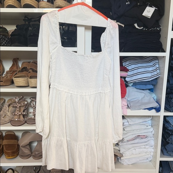 Aritzia Dresses & Skirts - Aritzia white Long Sleeve Dress